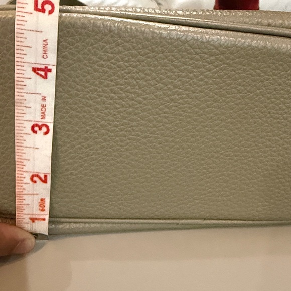 Beige purse with clasp, like new, great condition - Picture 10 of 10